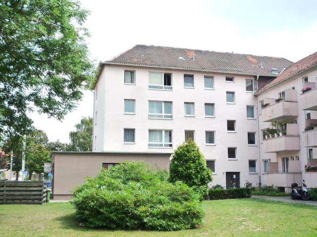Siegfriedstr. 36, E R Frisch modernisierte 2 Zimmer Wohnung mit bodengleicher Dusche