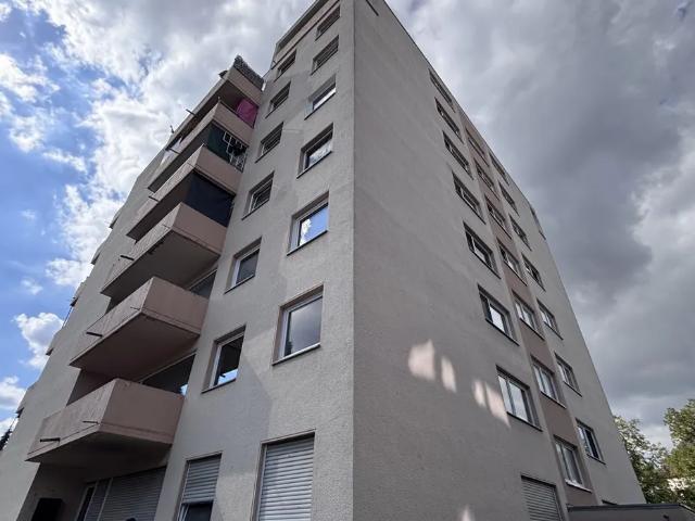 Sieglar: Gut geschnittene 3 Zimmer Wohnung mit Balkon und Tiefgaragenstellplatz