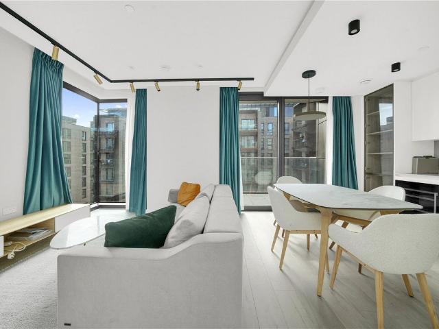 Siena House, Bollinder Place EC1V, 2 bed flat to rent, £4,600 pcm | PrimeLocation