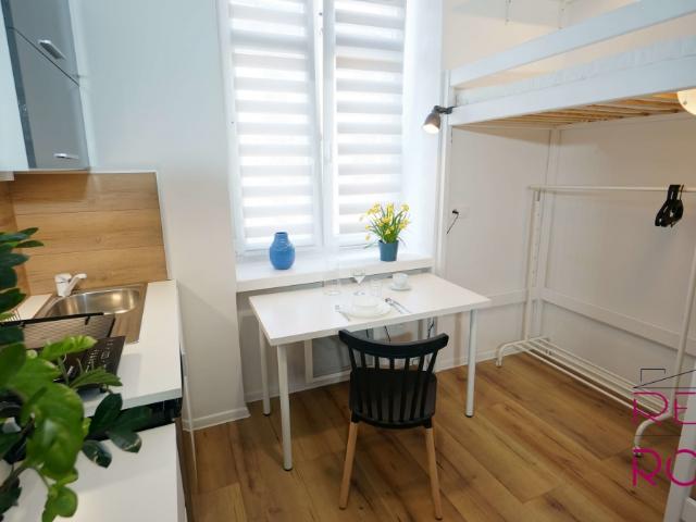 SIENKIEWICZA 29 DWORZEC FABRYCZNY STUDIO NR 1 1 OSOBA