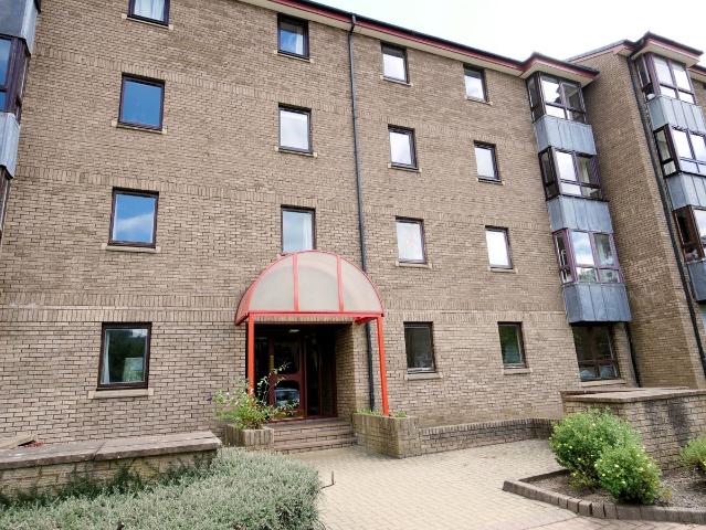 Sienna Gardens, Newington, Edinburgh EH9, 3 bed flat to rent, £2,350 pcm | PrimeLocation