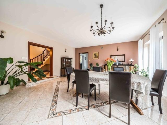 Zapraszam do domu 290 m² z dużą działką 1431 m² w Sierosławiu