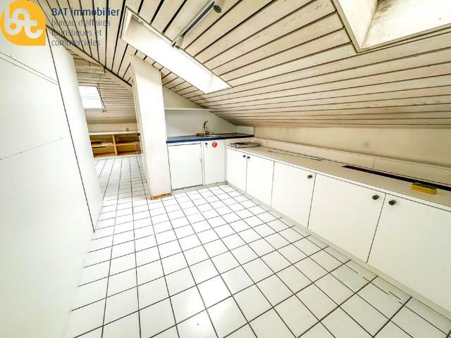 Sierre bureau loft aux combles avec ample terrasse Gobet