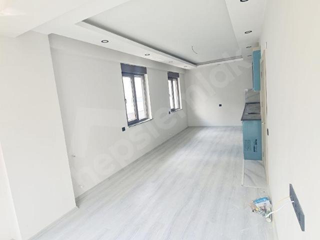 SIFIR 3 CEPHE ASANSÖRLÜ DOĞALGAZLI MÜLK SAHİBINDEN SATILIK