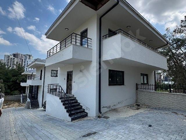 SIFIR TRİBLEKS VİLLA*MODER MİMARİ GENİŞ BALKON BAHÇELİ CAZİP SİTE İÇİ