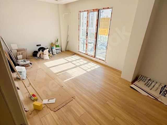 SIFIR YAPI Y.GİRİŞ GÜNEY CEPHE 2+1 NET 75 M2 CADDEYE 2 DK DAİRE