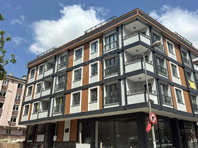 SIFIR YENİ ANA GÜZERGAH ÜZERİ MERKEZİ NOKTADA GENİŞ 2+1