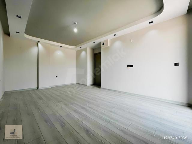 SIFIR ASANSÖRLÜ KATTA GENİŞ KULLANIŞLI FIRSAT DAİRE