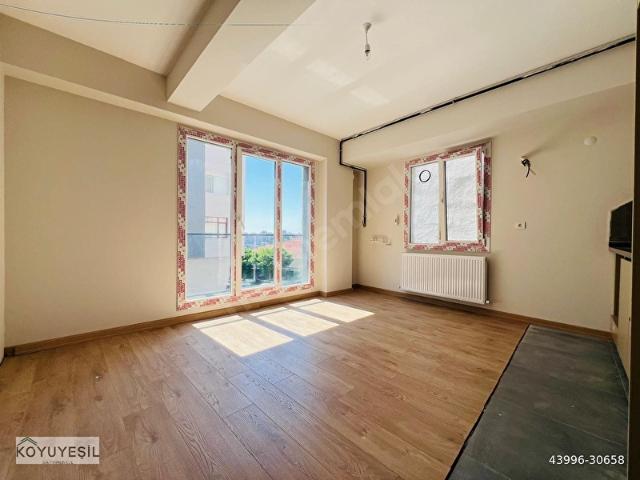 SIFIR BİNA ÖN CEPHE ARAKAT OTURUMA HAZIR TOPLU ULAŞIM 5 DK