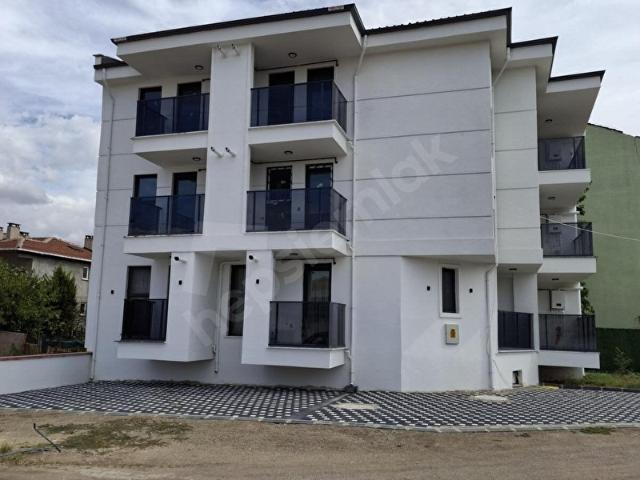SIFIR BİNADA YERDEN ISITMALI ARA KAT 1+1 KİRALIK DAİRE