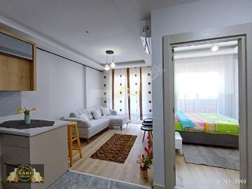 AKDENİZ MAH.SIFIR LÜKS EŞYALI SIFIR KİRALIK 1+1 BALKONLU HAVUZLU JENARATÖRLÜ DAİRE