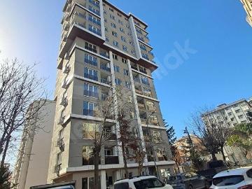 OTURUM BAŞLADI KOZYATAĞI BAYAR CAD.2BİNADA 2+1 EBEVEYNLİ BALKON