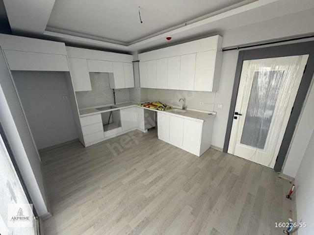 SIFIR SİTEDE ARA KAT İSKANLI EBVEYN BANYOLU GİYİNME ODALI 3+1