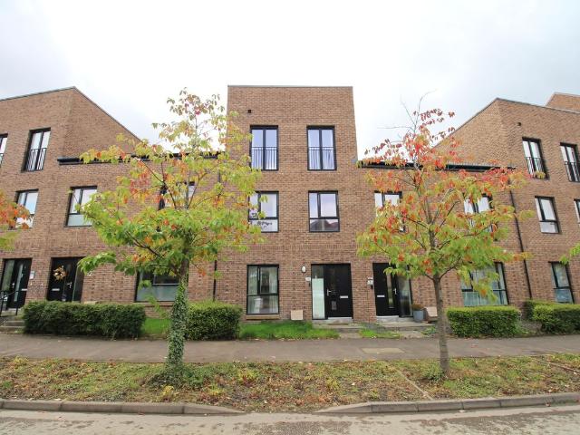 Sighthill Circus, Sighthill, Glasgow G4, 4 bed terraced house to rent, £2,600 pcm | PrimeLocation