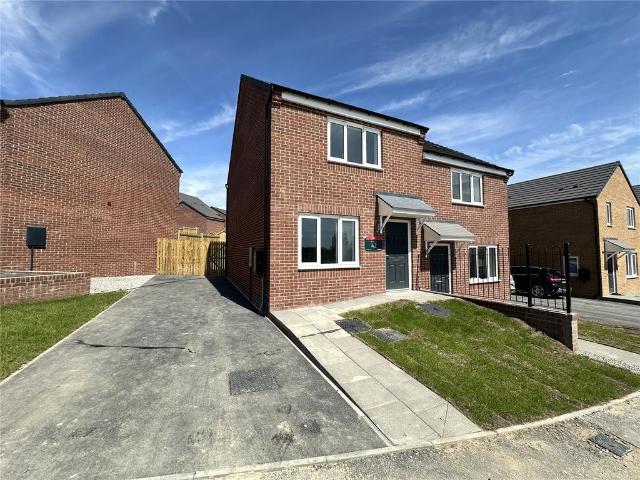 Signal Drive, Leeds, West Yorkshire 2 bed semi detached house to rent £1,195 pcm £276 pw
