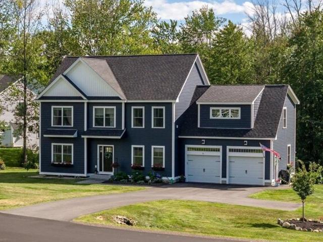 Signature Dr, Barrington, Home For Sale