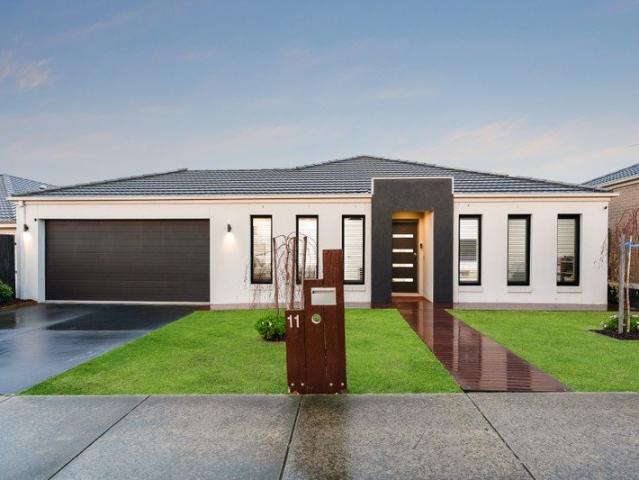 Signature Style with an Entertainer's Edge