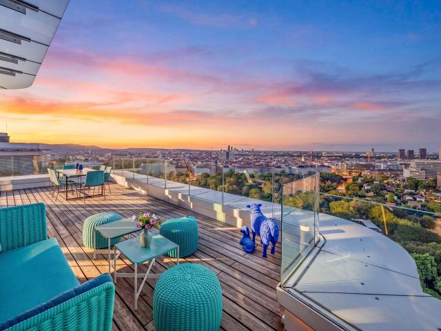 SIGNATURE PENTHOUSE MIT SKYLINE PANORAMABLICK