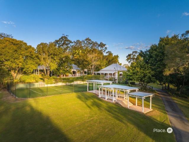 Significant Brookfield Estate with Exceptional Equestrian and Lifestyle Facilities