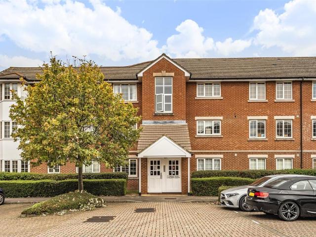 Sigrist Square, Kingston Upon Thames KT2 1 bed flat to rent £1,600 pcm £369 pw