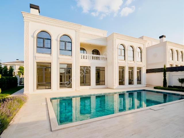 Silvan Yolu Üzerinde Ultra Lüks Sıfır Havuzlu Kiralık Villa