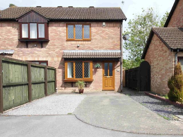 Silverton Drive, Pontyclun, CF72 8HF 2 bed semi detached house to rent £895 pcm £207 pw