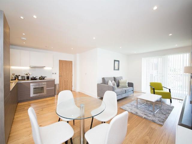 Silverworks Close, Colindale NW9, 2 bed flat to rent, £2,200 pcm | PrimeLocation