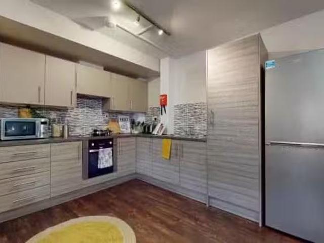 Silver En Suite