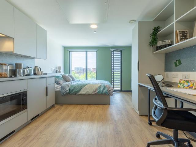 Silver Studio at Winfield Court. Studio to rent £997 pcm £230 pw