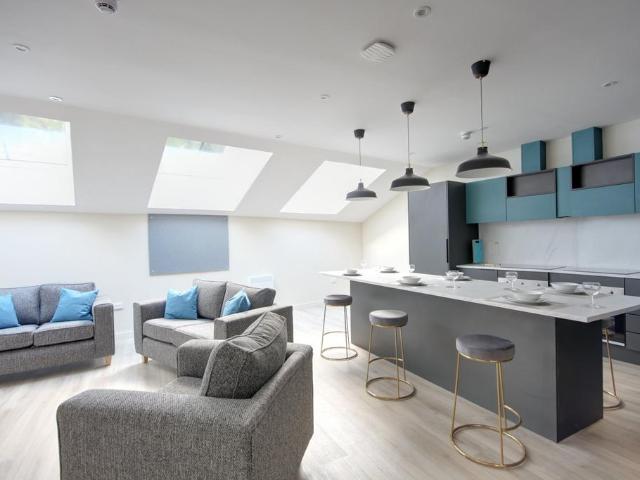 Silver Street, Durham DH1 6 bed house to rent £6,110 pcm £1,410 pw