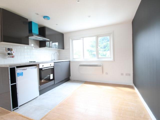 Silver Street, Edmonton N18, Studio to rent, £1,200 pcm | PrimeLocation