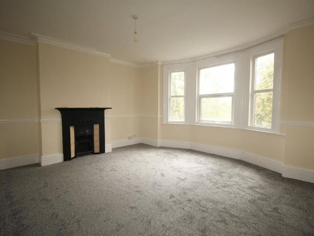 Silver Street, Enfield EN1, 5 bed flat to rent, £2,000 pcm | PrimeLocation