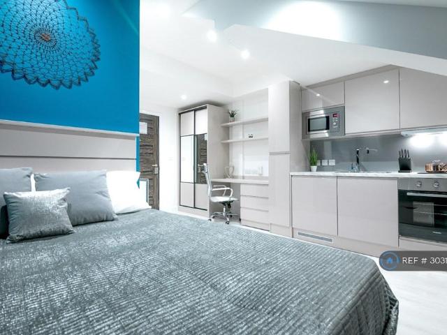 Silver Street, Reading, RG1 Studio to rent £1,209 pcm £279 pw