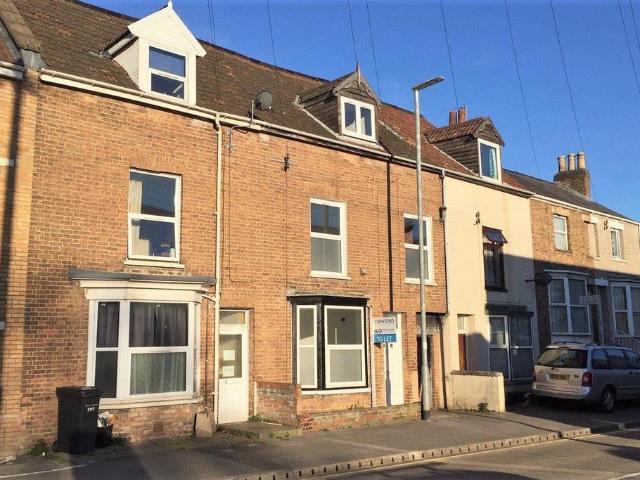 Silver Street, Taunton TA1 1 bed ground floor flat to rent £750 pcm £173 pw