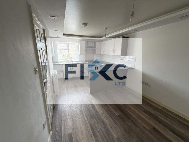 Silver Street, Woodston, Peterborough, Cambridgeshire PE2, 2 bed flat to rent, £850 pcm | PrimeLocation