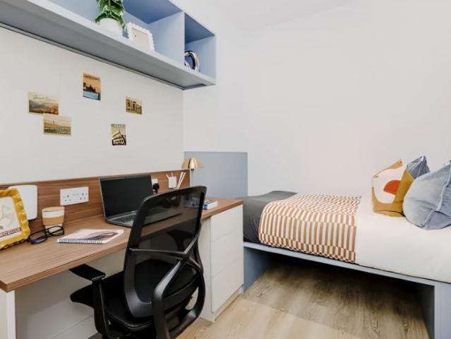 Silver Plus Studio
