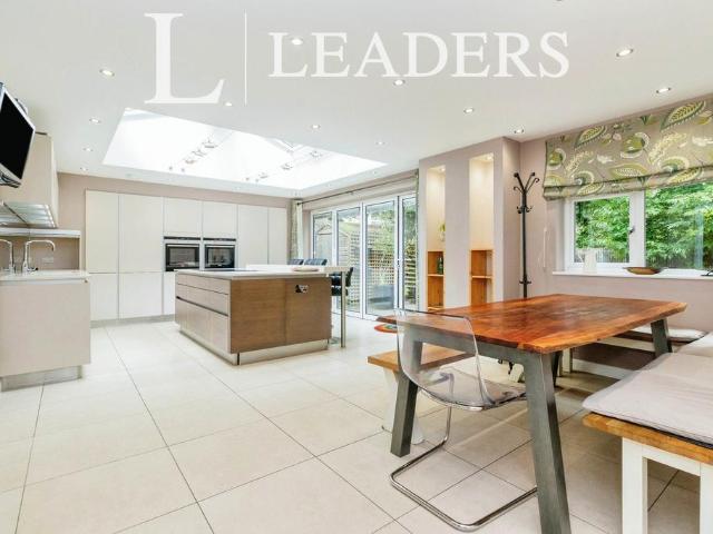 Silver Tree Close, KT12 5 bed semi detached house to rent £3,495 pcm £807 pw