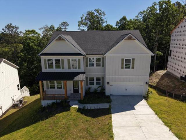 Silvercrest Dr