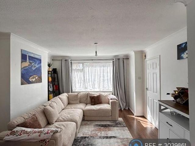 Silverdale, Maidstone, ME16 3 bed semi detached house to rent £1,825 pcm £421 pw