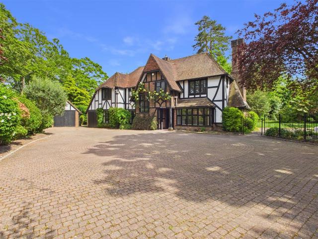 Silverdale Avenue, Walton On Thames KT12, 5 bed detached house to rent, £8,500 pcm | PrimeLocation