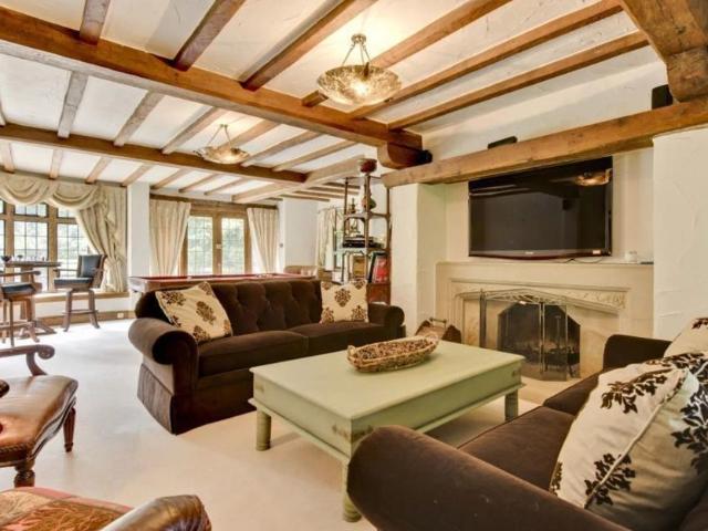 Silverdale Avenue, Ashley Park, Walton on Thames, Surrey, KT12
