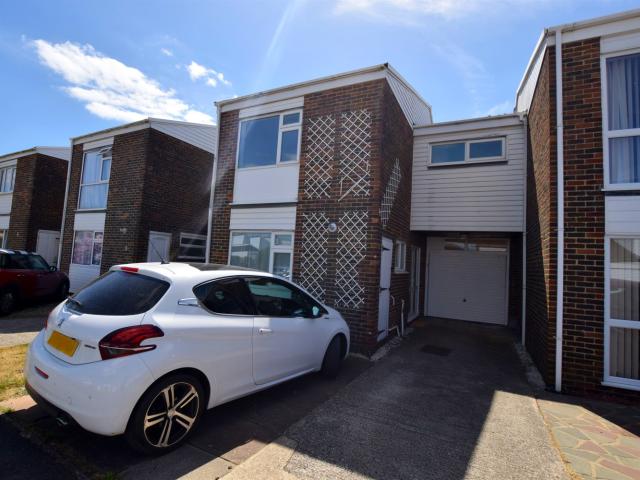 Silverdale Close, Pagham, Bognor Regis, PO21