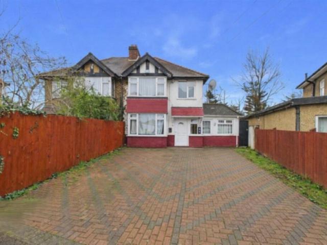 Silverdale Gardens, Hayes 2 bed maisonette to rent £2,000 pcm £462 pw
