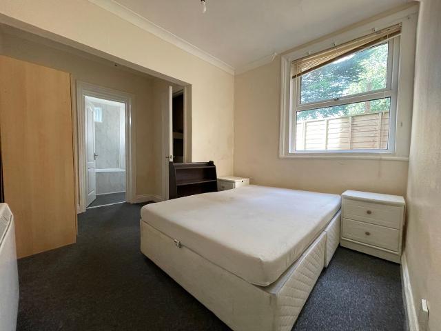 Silverdale Road, Southampton SO15, 1 bed flat to rent, £750 pcm | PrimeLocation
