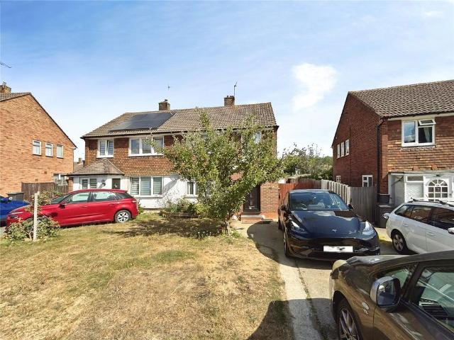 Silverhurst Drive, Kent TN10 4 bed semi detached house to rent £2,200 pcm £508 pw