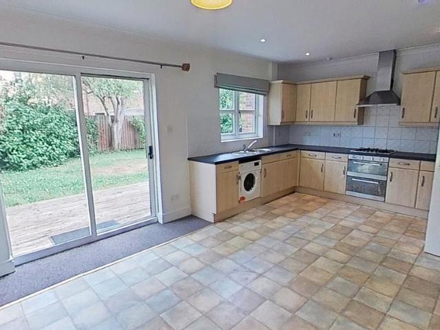 Silverknowes Eastway, Edinburgh, EH4 4 bed detached house to rent £1,900 pcm £438 pw