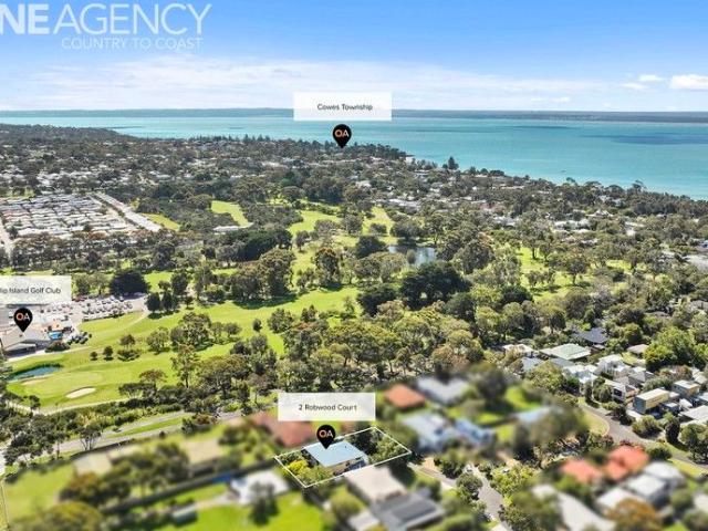 Silverleaves Sanctuary: Beachside Living Near the Golf Course