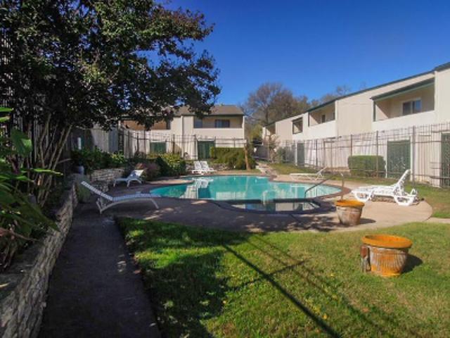 Silvermine Dr Apt 103