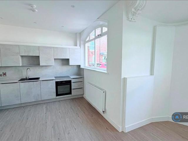 Silvester House, Hull, HU1 1 bed flat to rent £825 pcm £190 pw