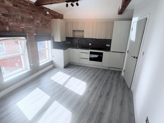 Silvester House, Silvester Street. 1 bed flat to rent £750 pcm £173 pw